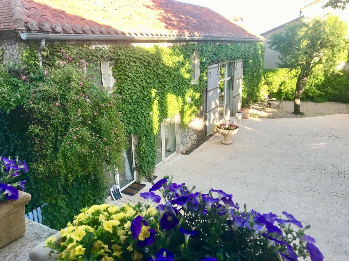 Le Relais Des Anges Acomodação com café da manhã Mercuès Exterior foto